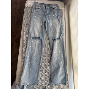 Hot & Delicious Light Wash Blue Jeans with Ripped Knees and Rhinestones Size L